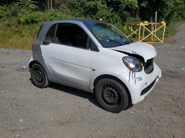 Photo 4 from auction – 2016 SMART FORTWO with VIN WMEFJ5DA1GK124303