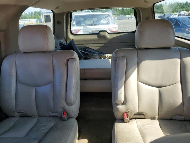 Photo 10 from auction – 2004 CHEVROLET SUBURBAN with VIN 3GNFK16T94G172094