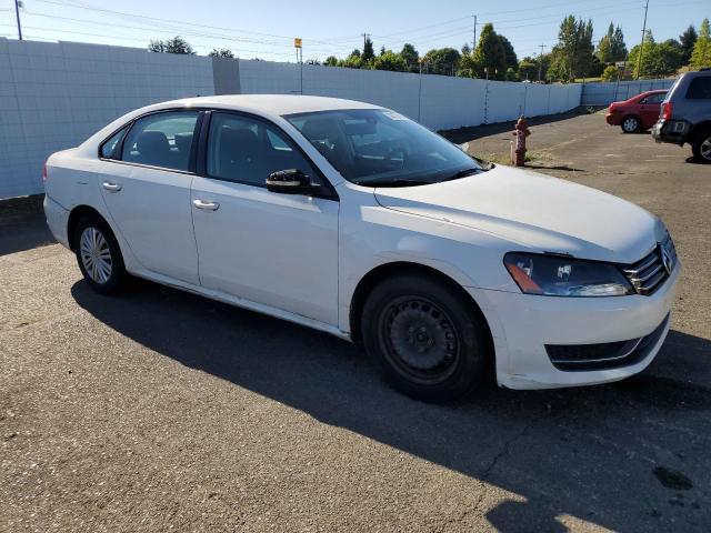 Photo 4 from auction – 2014 VOLKSWAGEN PASSAT S with VIN 1VWAP7A39EC005380