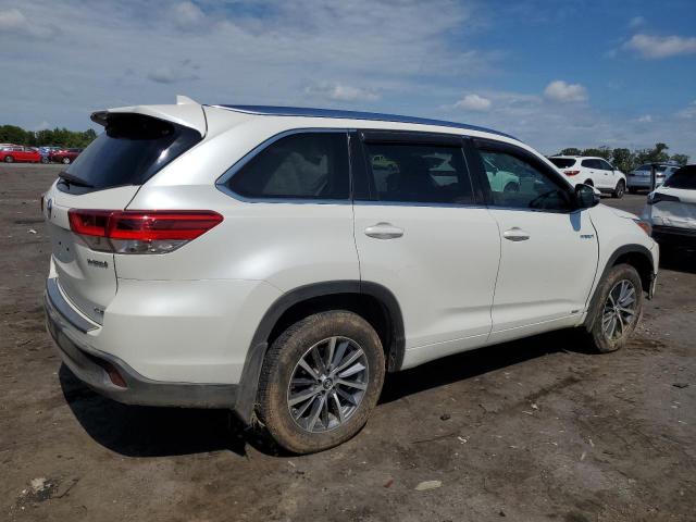 Photo 3 from auction – 2017 TOYOTA HIGHLANDER with VIN 5TDJGRFH6HS033837