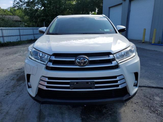 Photo 5 from auction – 2017 TOYOTA HIGHLANDER with VIN 5TDJZRFH6HS511958