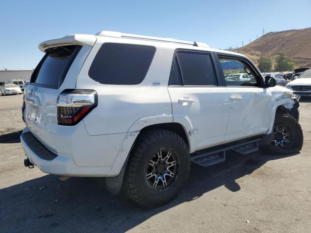 Photo 3 from auction – 2018 TOYOTA 4RUNNER SR with VIN JTEZU5JRXJ5186605