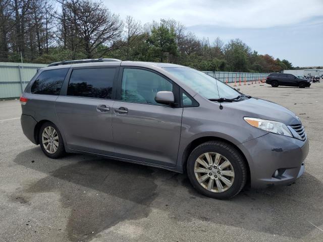 Photo 4 from auction – 2011 TOYOTA SIENNA XLE with VIN 5TDDK3DC4BS006756
