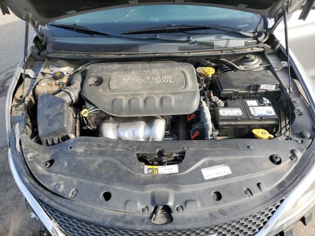 Photo 11 from auction – 2015 CHRYSLER 200 LIMITE with VIN 1C3CCCAB1FN529723