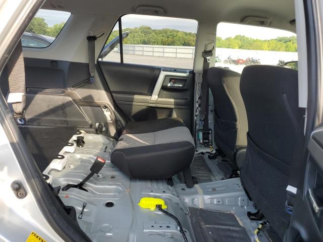 Photo 11 from auction – 2022 TOYOTA 4RUNNER SR with VIN JTEMU5JRXN6054616