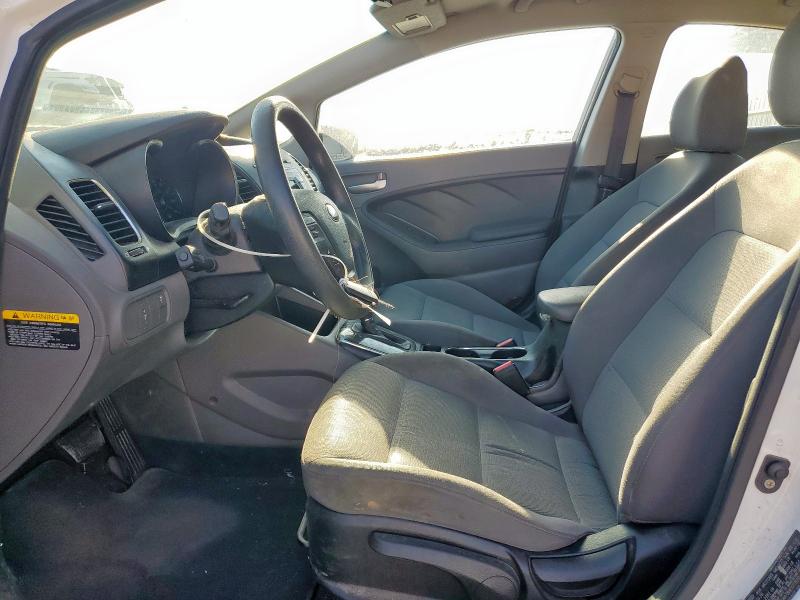 Photo 7 from auction – 2017 KIA FORTE LX with VIN 3KPFK4A78HE077919