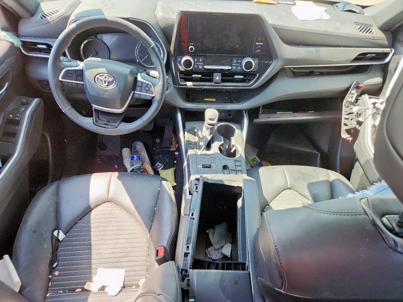 Photo 8 from auction – 2023 TOYOTA HIGHLANDER with VIN 5TDKDRAH5PS015431