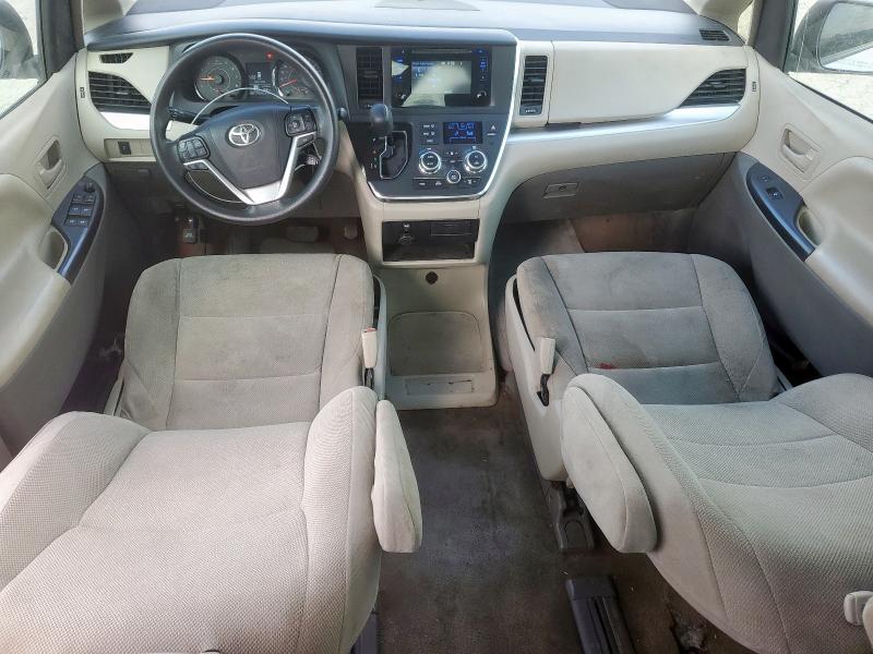 Photo 8 from auction – 2017 TOYOTA SIENNA with VIN 5TDZZ3DC2HS843175