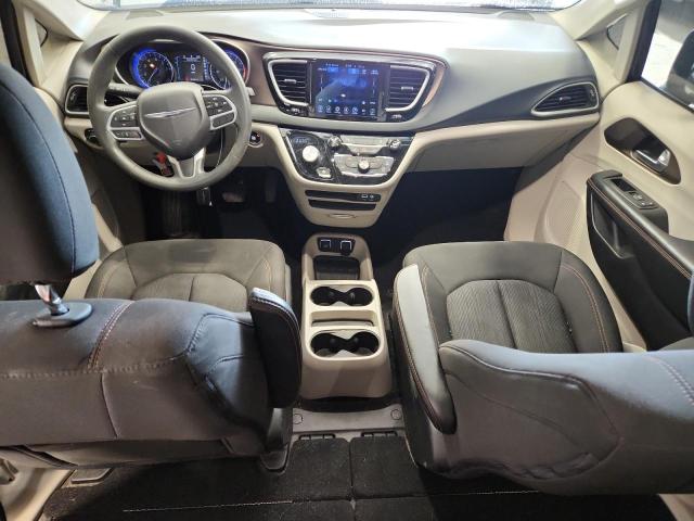 Photo 8 from auction – 2017 CHRYSLER PACIFICA T with VIN 2C4RC1DG8HR502736