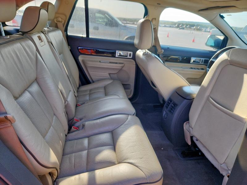 Photo 11 from auction – 2008 LINCOLN MKX with VIN 2LMDU88C68BJ36887