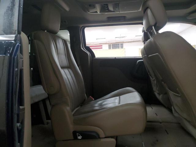 Photo 11 from auction – 2016 CHRYSLER TOWN & COU with VIN 2C4RC1CGXGR174879