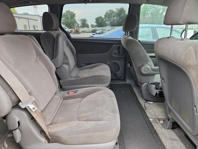 Photo 11 from auction – 2004 TOYOTA SIENNA CE with VIN 5TDZA23C14S060121