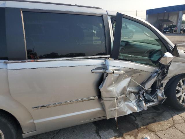 Photo 11 from auction – 2011 CHRYSLER TOWN & COU with VIN 2A4RR8DG7BR633598