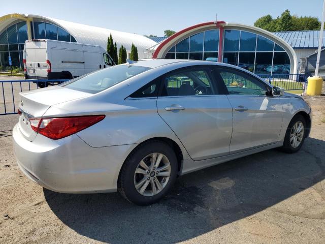Photo 3 from auction – 2012 HYUNDAI SONATA GLS with VIN 5NPEB4AC6CH491035