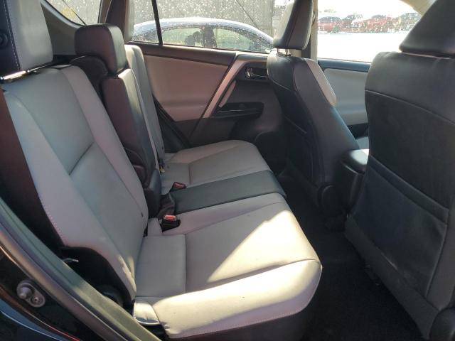 Photo 11 from auction – 2017 TOYOTA RAV 4 with VIN 2T3DFREV5HW611576