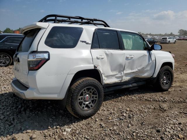 Photo 3 from auction – 2019 TOYOTA 4RUNNER SR with VIN JTEBU5JR9K5667593