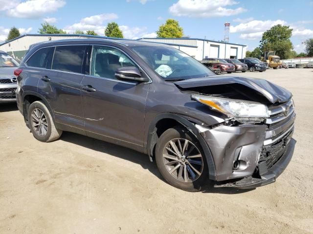 Photo 4 from auction – 2019 TOYOTA HIGHLANDER with VIN 5TDJZRFH4KS624475