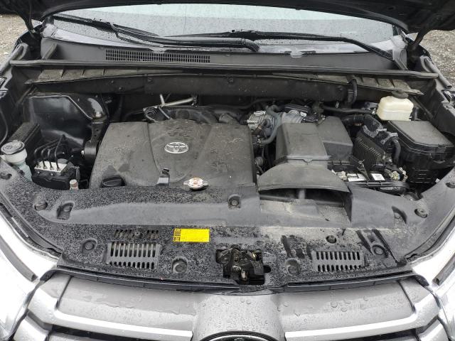 Photo 12 from auction – 2018 TOYOTA HIGHLANDER with VIN 5TDJZRFH5JS530331
