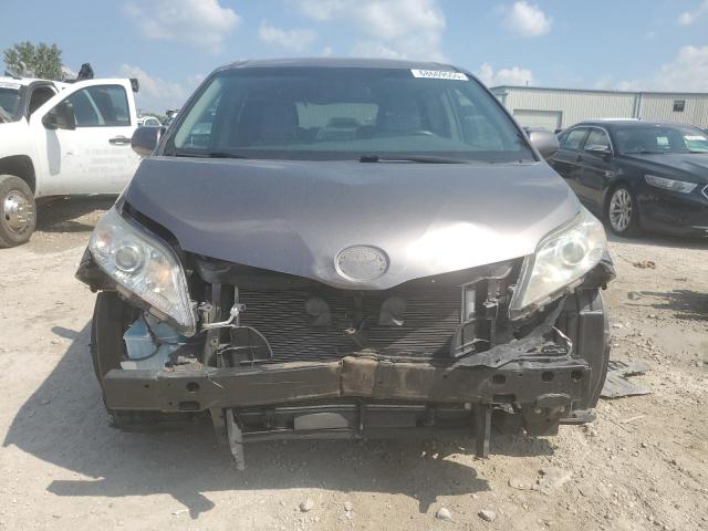 Photo 5 from auction – 2016 TOYOTA SIENNA LE with VIN 5TDKK3DC8GS729346