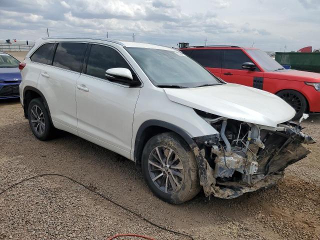 Photo 4 from auction – 2017 TOYOTA HIGHLANDER SE with VIN 5TDJZRFHXHS512773