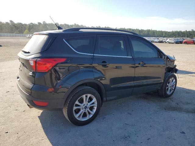 Photo 3 from auction – 2019 FORD ESCAPE SEL with VIN 1FMCU9HD6KUA65536