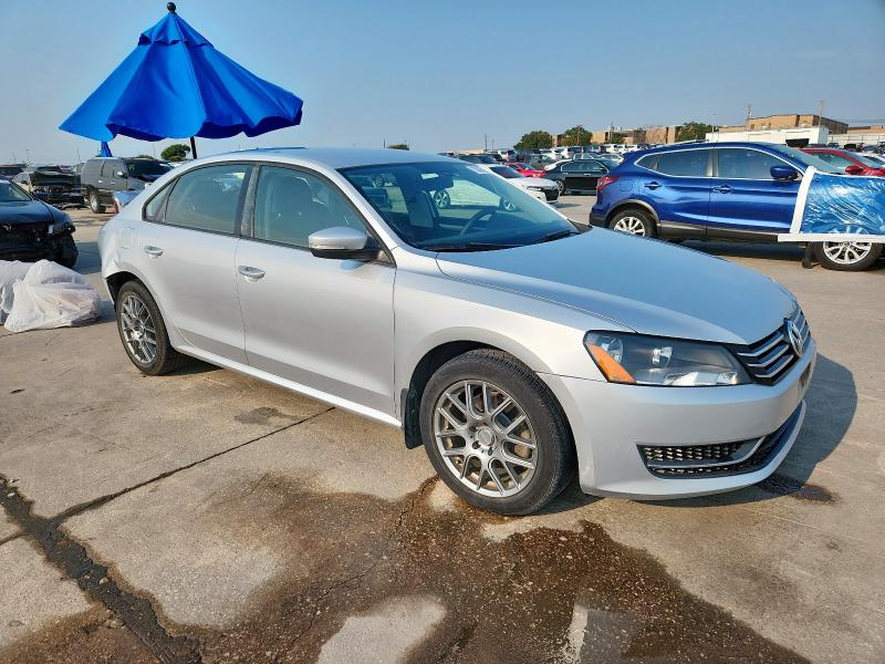 Photo 4 from auction – 2014 VOLKSWAGEN PASSAT S with VIN 1VWAS7A35EC070080