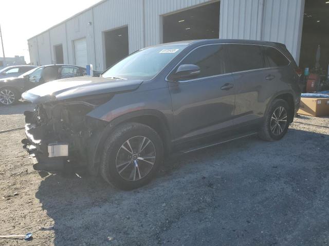 TOYOTA HIGHLANDER 2019 with VIN 5TDZARFH4KS048106 - Photo from auction