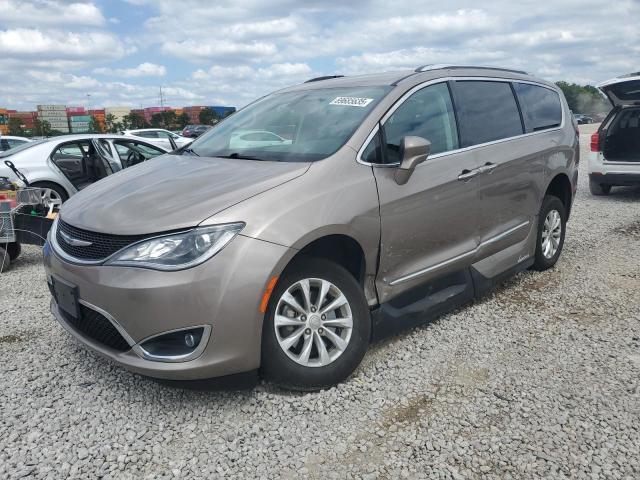 CHRYSLER PACIFICA T 2018 with VIN 2C4RC1BGXJR247984 - Photo from auction