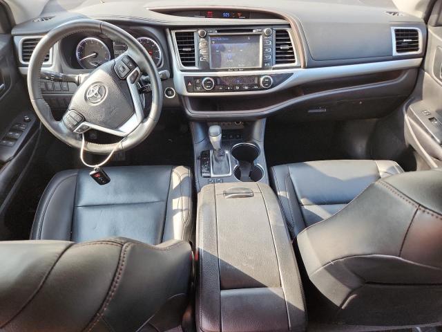 Photo 8 from auction – 2019 TOYOTA HIGHLANDER with VIN 5TDJZRFH5KS597772