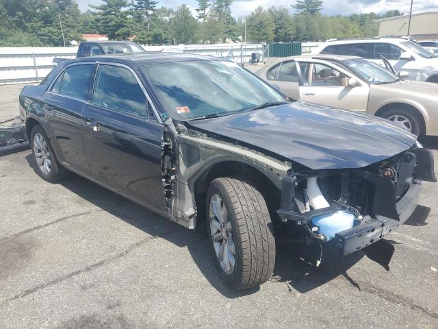 Photo 4 from auction – 2016 CHRYSLER 300 LIMITED with VIN 2C3CCARG4GH349246