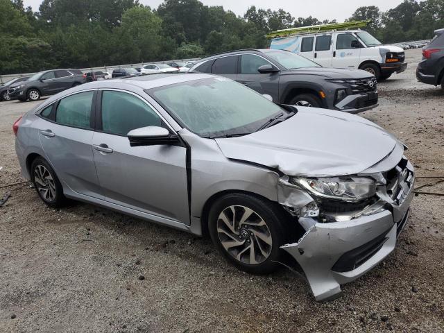 Zdjęcie 4 z aukcji – 2017 HONDA CIVIC EX z VIN 19XFC2F79HE033714