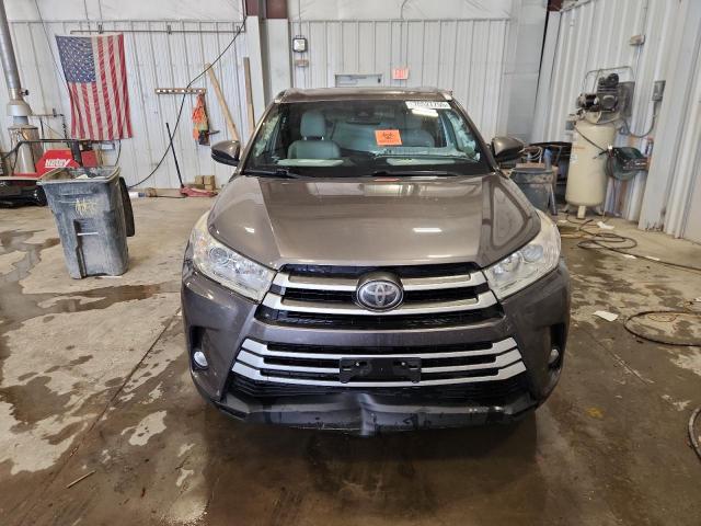 Photo 5 from auction – 2017 TOYOTA HIGHLANDER with VIN 5TDJZRFH4HS431087