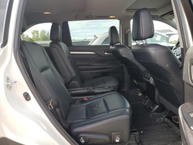 Photo 11 from auction – 2017 TOYOTA HIGHLANDER with VIN 5TDJZRFH4HS389729