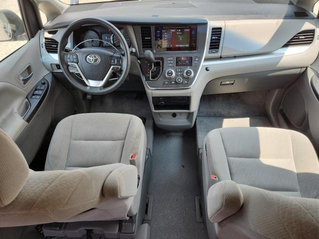 Photo 8 from auction – 2017 TOYOTA SIENNA LE with VIN 5TDKZ3DC5HS823908