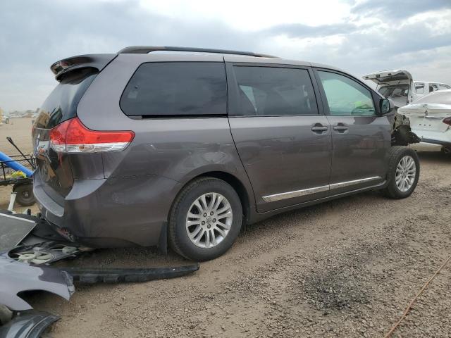 Photo 3 from auction – 2013 TOYOTA SIENNA XLE with VIN 5TDYK3DC3DS310035