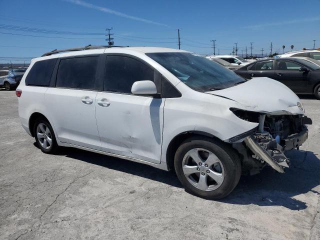 Photo 4 from auction – 2015 TOYOTA SIENNA LE with VIN 5TDKK3DC2FS583198