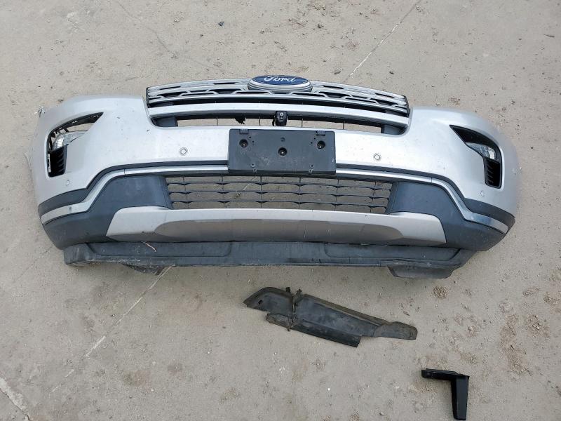Photo 13 from auction – 2018 FORD EXPLORER L with VIN 1FM5K7F88JGB11518