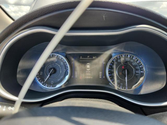 Photo 9 from auction – 2015 CHRYSLER 200 LIMITE with VIN 1C3CCCAB9FN640262