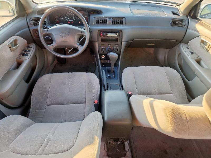 Photo 8 from auction – 2000 TOYOTA CAMRY CE with VIN 4T1BG22K3YU011962
