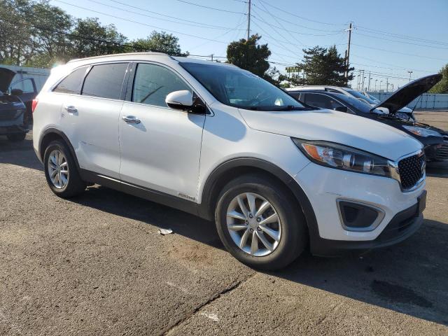 Photo 4 from auction – 2017 KIA SORENTO LX with VIN 5XYPGDA54HG220193