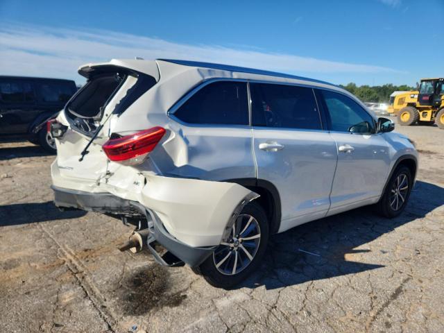 Photo 3 from auction – 2017 TOYOTA HIGHLANDER with VIN 5TDKZRFH6HS525315