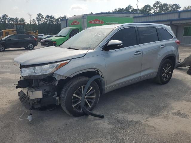 TOYOTA HIGHLANDER 2017 z numerem VIN 5TDKZRFH7HS510452 - Zdjęcie z aukcji