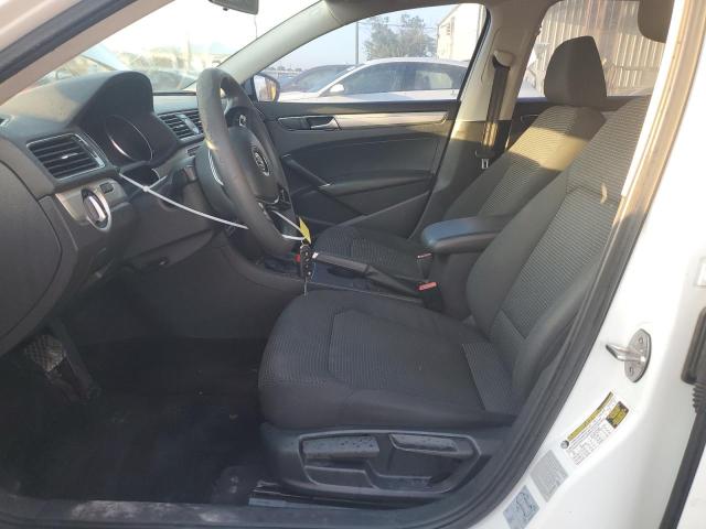 Photo 7 from auction – 2016 VOLKSWAGEN PASSAT S with VIN 1VWAT7A38GC025005