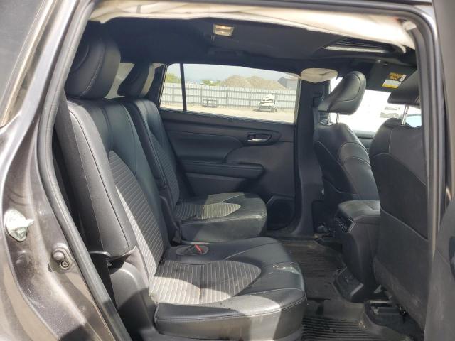 Photo 11 from auction – 2022 TOYOTA HIGHLANDER with VIN 5TDJZRBH3NS229035
