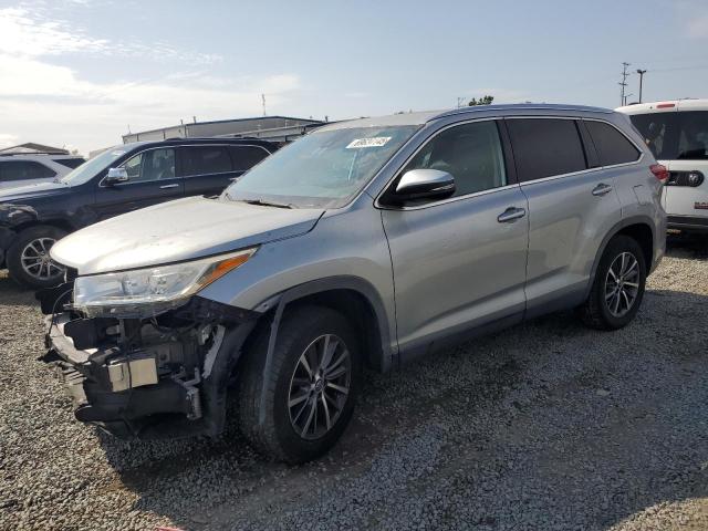 TOYOTA HIGHLANDER 2019 with VIN 5TDKZRFH3KS569148 - Photo from auction