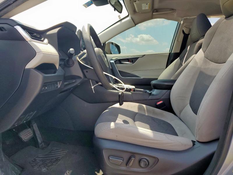Photo 7 from auction – 2019 TOYOTA RAV4 XLE with VIN JTMW1RFV3KD025601