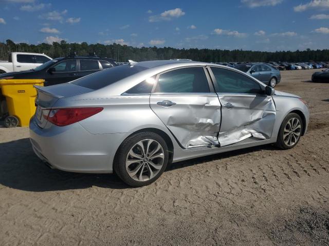 Photo 3 from auction – 2013 HYUNDAI SONATA SE with VIN 5NPEC4AB0DH748681