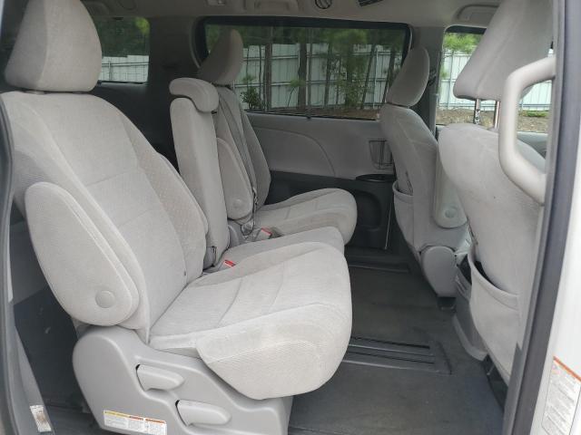 Photo 11 from auction – 2018 TOYOTA SIENNA LE with VIN 5TDKZ3DC0JS904207