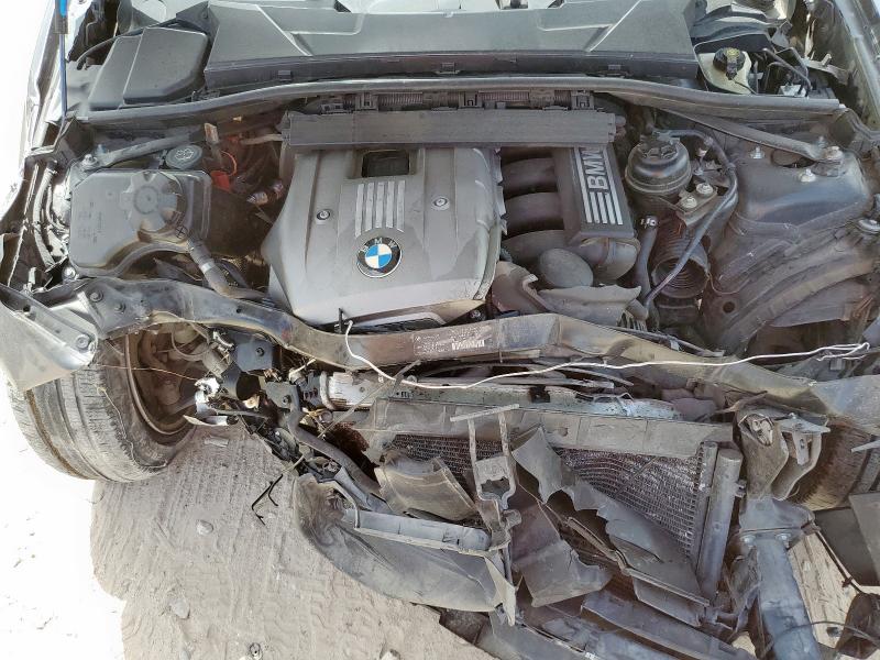Photo 11 from auction – 2006 BMW 325 I with VIN WBAVB13576KX45206