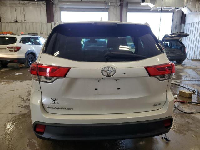 Photo 6 from auction – 2019 TOYOTA HIGHLANDER with VIN 5TDKZRFH7KS329522